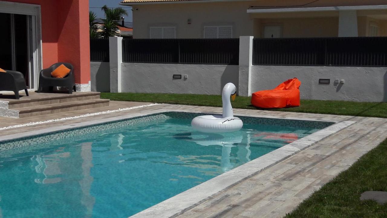 Family Villa Pool & Beach Caparica Εξωτερικό φωτογραφία